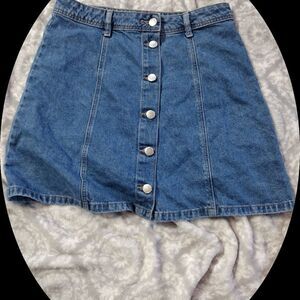 Divided H&M 6 Button Down Denim Skirt Size 6
